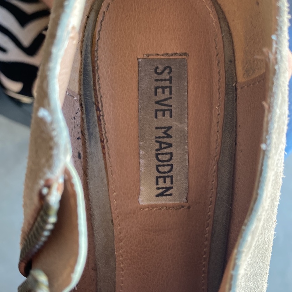 Steve Madden suede taupe platform shoes - Picture 5 of 7